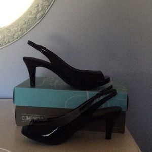 Life stride navy peep toes